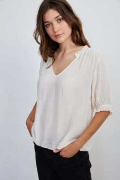 Velvet By Graham & Spencer Womens TRIXIE RUFFLED BLOUSE