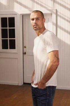 Velvet By Graham & Spencer Mens ANTON CREW NECK TEE