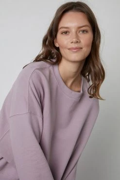 Velvet By Graham & Spencer Womens AIMEE OVERSIZED SWEATSHIRT 11 Velvet By Graham & Spencer Womens AIMEE OVERSIZED SWEATSHIRT