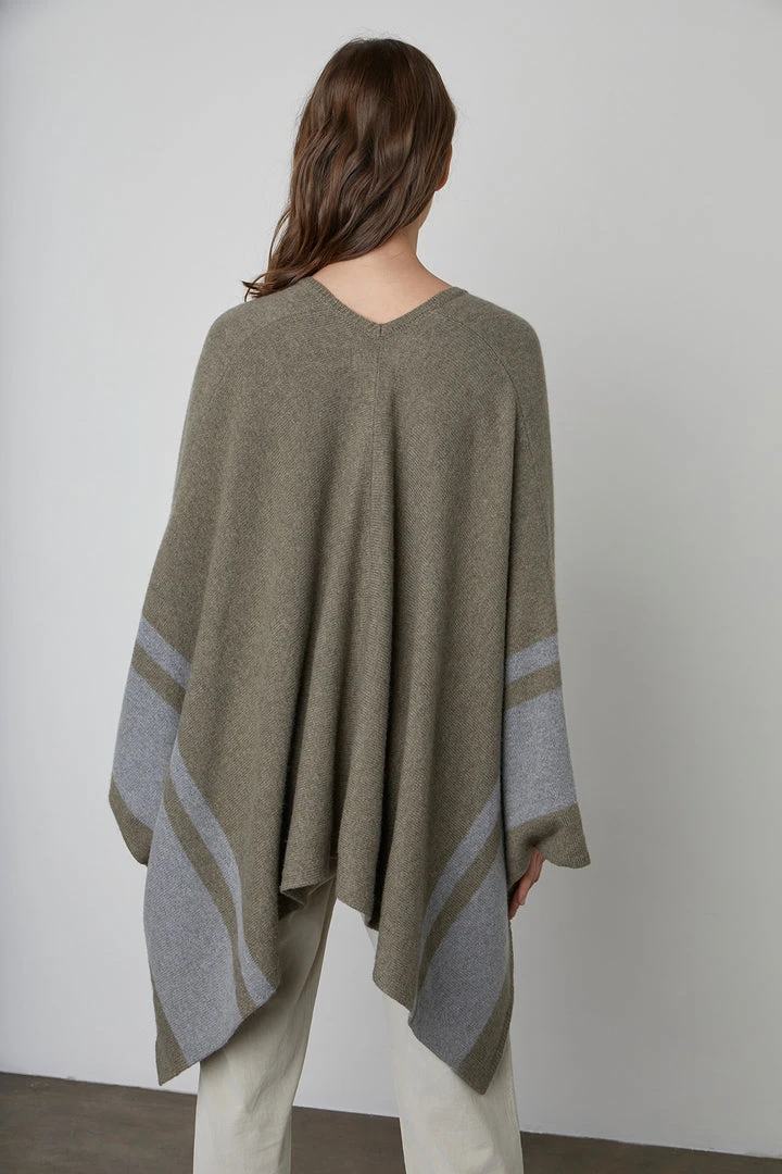Velvet By Graham & Spencer HARPER OPEN FRONT PONCHO Womens 4 Velvet By Graham & Spencer HARPER OPEN FRONT PONCHO Womens
