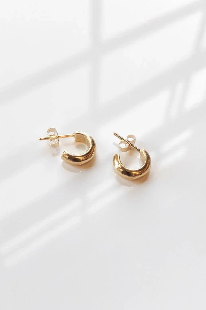 Womens VINCE CHUNKY GOLD HOOP BY THATCH 1 Womens VINCE CHUNKY GOLD HOOP BY THATCH