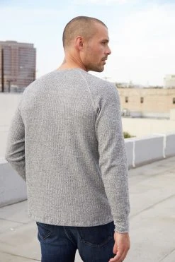 Velvet By Graham & Spencer ANTHONY THERMAL HENLEY Mens 9 Velvet By Graham & Spencer ANTHONY THERMAL HENLEY Mens