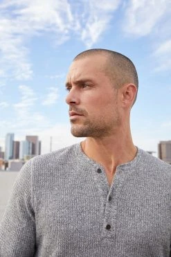 Velvet By Graham & Spencer ANTHONY THERMAL HENLEY Mens 11 Velvet By Graham & Spencer ANTHONY THERMAL HENLEY Mens