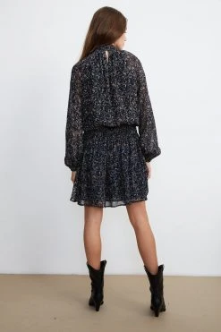 Velvet By Graham & Spencer KIRSTEN PRINTED DRESS 8 Velvet By Graham & Spencer KIRSTEN PRINTED DRESS