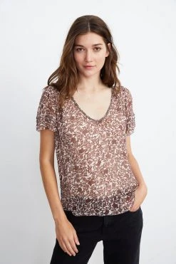 Velvet By Graham & Spencer Womens TRACIA SCOOP NECK PRINTED BLOUSE