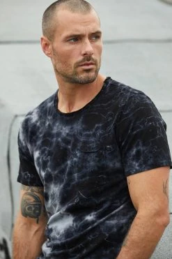 Velvet By Graham & Spencer OTTIS TIE DYE TEE Mens