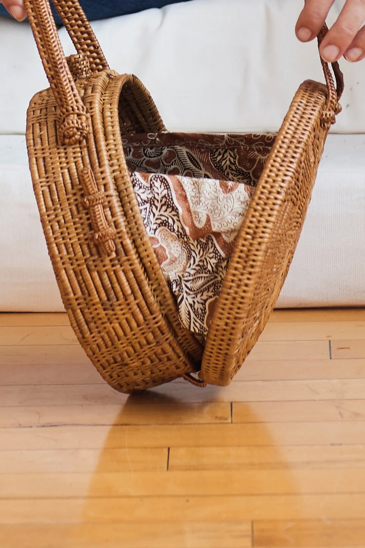 Velvet By Graham & Spencer Accessories RONNIE CROSSBODY BY BEACHGOLD 3 Velvet By Graham & Spencer Accessories RONNIE CROSSBODY BY BEACHGOLD