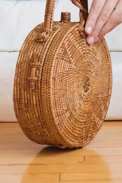 Velvet By Graham & Spencer Accessories RONNIE CROSSBODY BY BEACHGOLD