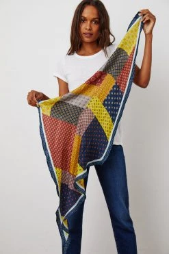 Velvet By Graham & Spencer Womens DIAMOND SHAPE SILK SCARF