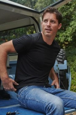 Velvet By Graham & Spencer SAMSEN WHISPER CLASSIC V-NECK TEE 77 Velvet By Graham & Spencer SAMSEN WHISPER CLASSIC V-NECK TEE