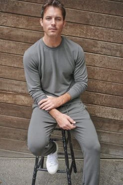 Velvet By Graham & Spencer Mens SOREN LUXE FLEECE PULLOVER 13 Velvet By Graham & Spencer Mens SOREN LUXE FLEECE PULLOVER