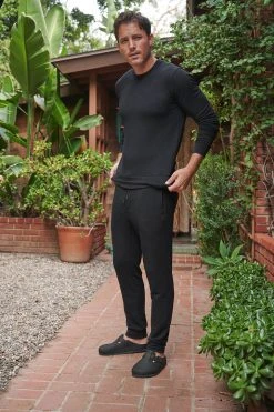 Velvet By Graham & Spencer Mens SOREN LUXE FLEECE PULLOVER 11 Velvet By Graham & Spencer Mens SOREN LUXE FLEECE PULLOVER