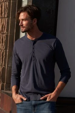 Velvet By Graham & Spencer ALVARO COTTON JERSEY HENLEY 38 Velvet By Graham & Spencer ALVARO COTTON JERSEY HENLEY