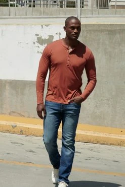 Velvet By Graham & Spencer ALVARO COTTON JERSEY HENLEY Mens