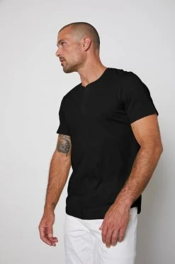 Velvet By Graham & Spencer FULTON SHORT SLEEVE HENLEY Mens 31 Velvet By Graham & Spencer FULTON SHORT SLEEVE HENLEY Mens