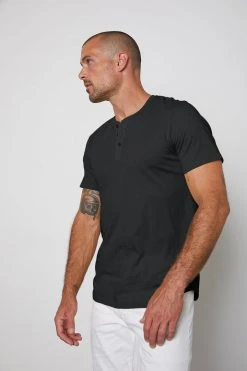 Velvet By Graham & Spencer FULTON SHORT SLEEVE HENLEY Mens 41 Velvet By Graham & Spencer FULTON SHORT SLEEVE HENLEY Mens