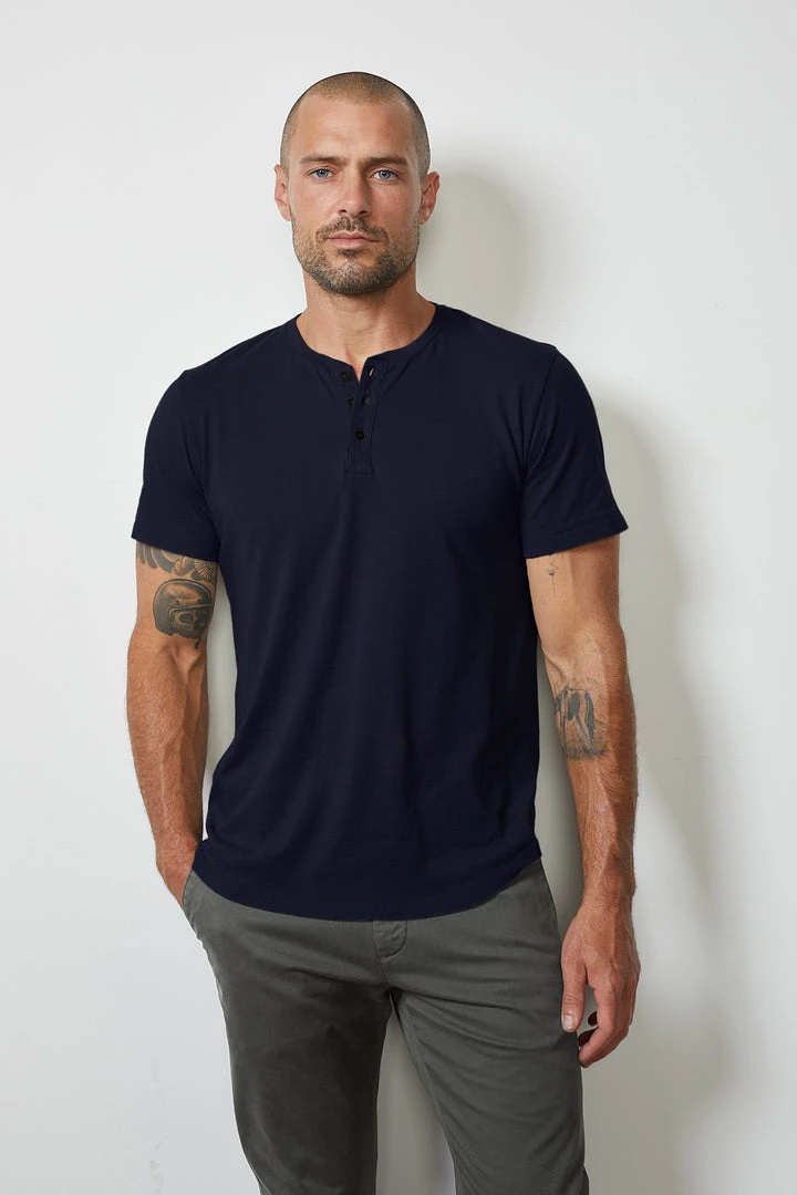 Velvet By Graham & Spencer FULTON SHORT SLEEVE HENLEY Mens 11 Velvet By Graham & Spencer FULTON SHORT SLEEVE HENLEY Mens