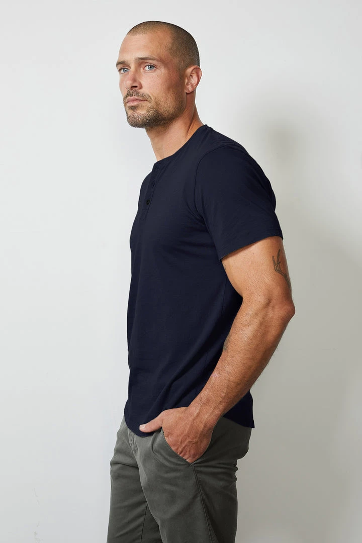 Velvet By Graham & Spencer FULTON SHORT SLEEVE HENLEY Mens 12 Velvet By Graham & Spencer FULTON SHORT SLEEVE HENLEY Mens
