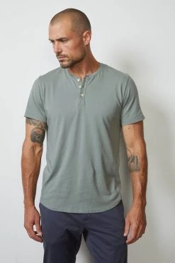 Velvet By Graham & Spencer FULTON SHORT SLEEVE HENLEY Mens 45 Velvet By Graham & Spencer FULTON SHORT SLEEVE HENLEY Mens