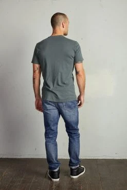 Velvet By Graham & Spencer HOWARD WHISPER CLASSIC CREW NECK TEE 33 Velvet By Graham & Spencer HOWARD WHISPER CLASSIC CREW NECK TEE