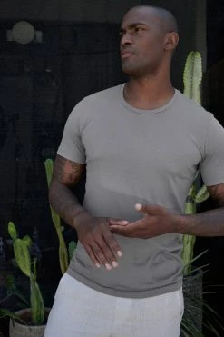 Velvet By Graham & Spencer HOWARD WHISPER CLASSIC CREW NECK TEE Mens 57 Velvet By Graham & Spencer HOWARD WHISPER CLASSIC CREW NECK TEE Mens