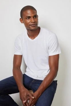 Velvet By Graham & Spencer HOWARD WHISPER CLASSIC CREW NECK TEE 63 Velvet By Graham & Spencer HOWARD WHISPER CLASSIC CREW NECK TEE