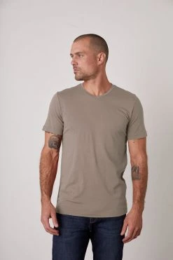 Velvet By Graham & Spencer SAMSEN WHISPER CLASSIC V-NECK TEE Mens