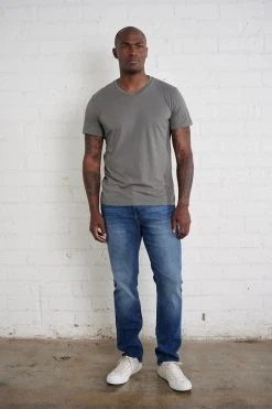 Velvet By Graham & Spencer SAMSEN WHISPER CLASSIC V-NECK TEE Mens