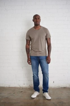 Velvet By Graham & Spencer SAMSEN WHISPER CLASSIC V-NECK TEE Mens