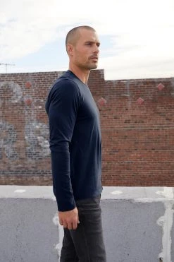 Velvet By Graham & Spencer SKEETER WHISPER CLASSIC CREW NECK TEE 71 Velvet By Graham & Spencer SKEETER WHISPER CLASSIC CREW NECK TEE