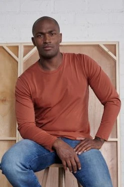 Velvet By Graham & Spencer SKEETER WHISPER CLASSIC CREW NECK TEE Mens 47 Velvet By Graham & Spencer SKEETER WHISPER CLASSIC CREW NECK TEE Mens