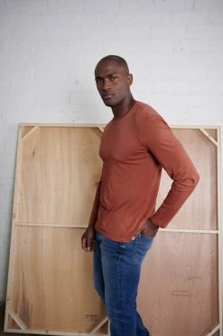 Velvet By Graham & Spencer SKEETER WHISPER CLASSIC CREW NECK TEE Mens 50 Velvet By Graham & Spencer SKEETER WHISPER CLASSIC CREW NECK TEE Mens