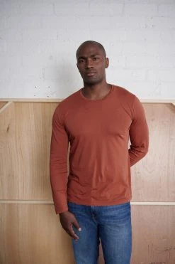 Velvet By Graham & Spencer SKEETER WHISPER CLASSIC CREW NECK TEE Mens 48 Velvet By Graham & Spencer SKEETER WHISPER CLASSIC CREW NECK TEE Mens