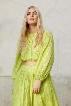 Velvet By Graham & Spencer Womens YARA COTTON EYELET CROP TOP