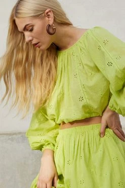 Velvet By Graham & Spencer Womens YARA COTTON EYELET CROP TOP 11 Velvet By Graham & Spencer Womens YARA COTTON EYELET CROP TOP